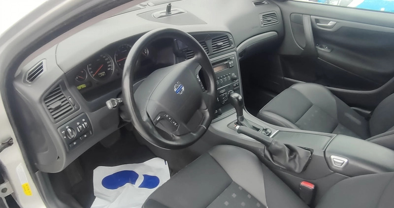 Volvo V70 cena 12999 przebieg: 249000, rok produkcji 2005 z Wieruszów małe 667